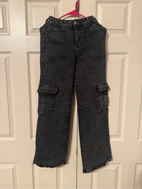 Straight-Leg Black Cargo Pants with Utility Pockets